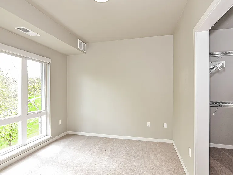 Lakeside Flats — Photo 30