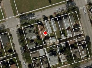 1919 Avenue L, Galveston, TX 77550