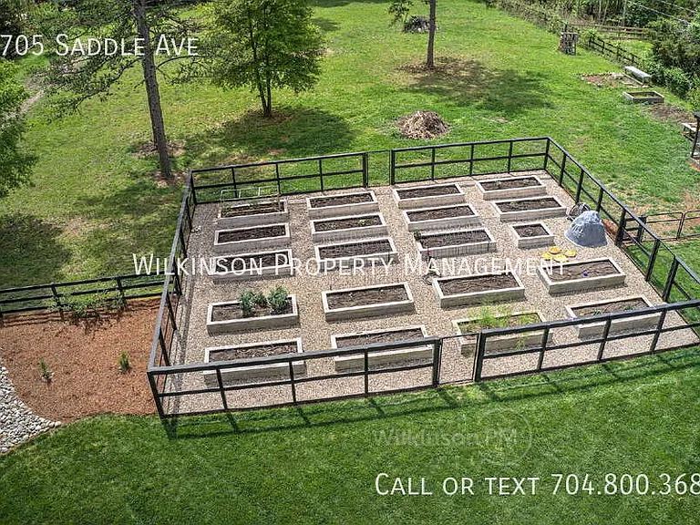 9705 Saddle Ave — Photo 89