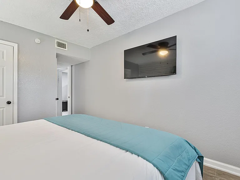 2402 Berry St #5 — Photo 10