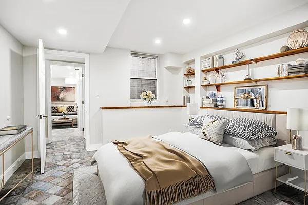 Rented by Douglas Elliman | media 31