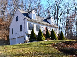 1 Greenwich Dr, Southbury, CT 06488