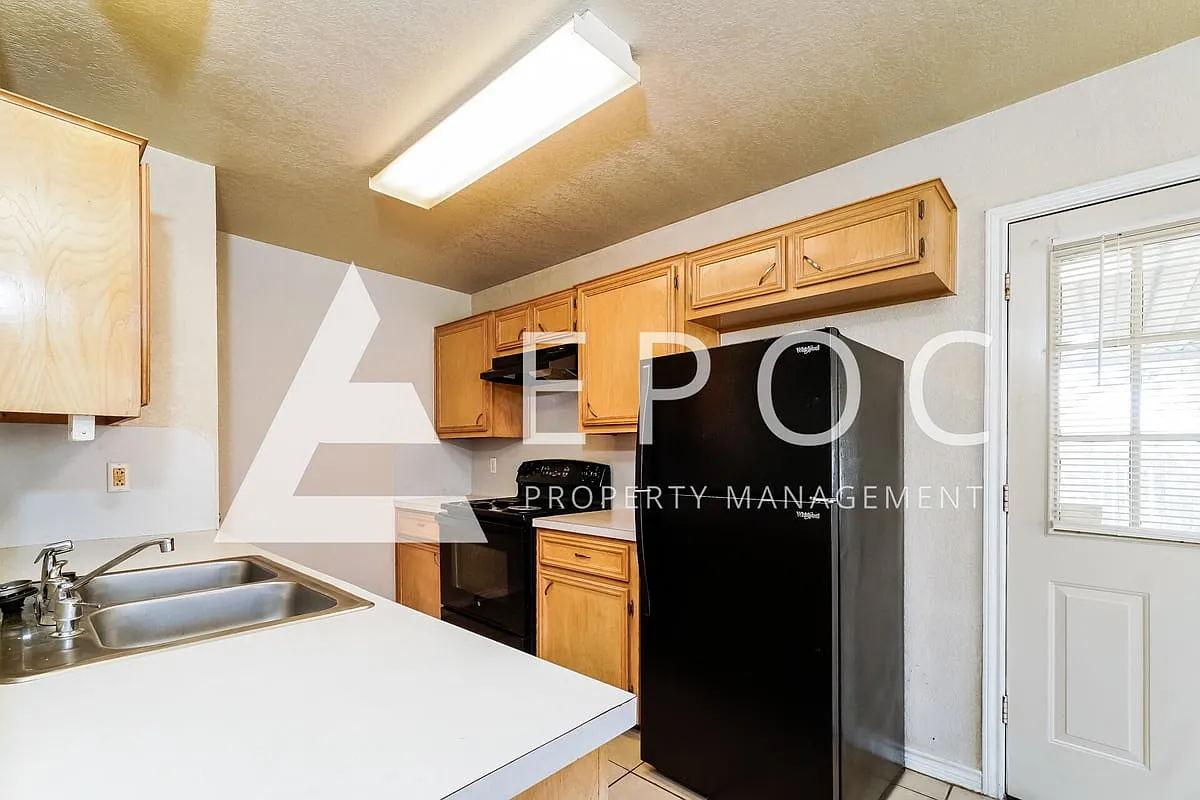 2507 Lain Dr — Photo 4