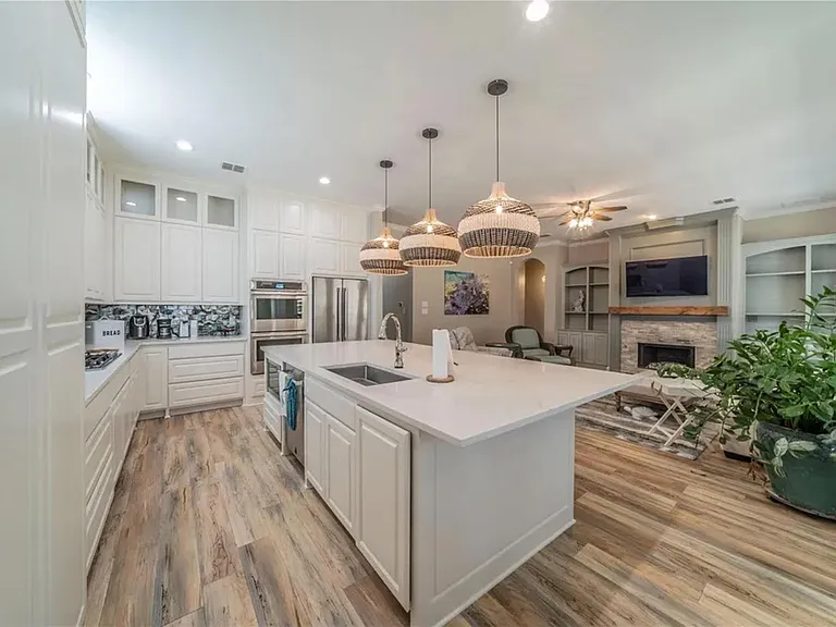 1510 Pecan Valley Ct — Photo 7