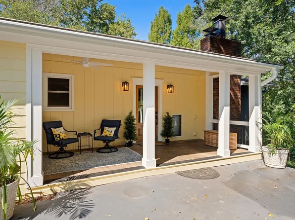 9032 S Harpeth Ct, Nashville, TN 37221