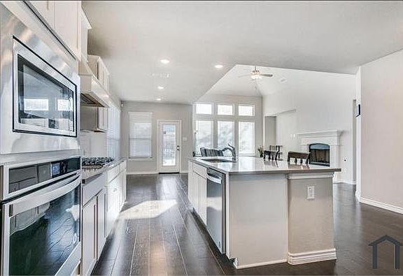4th image of 509 Lake Cove Dr