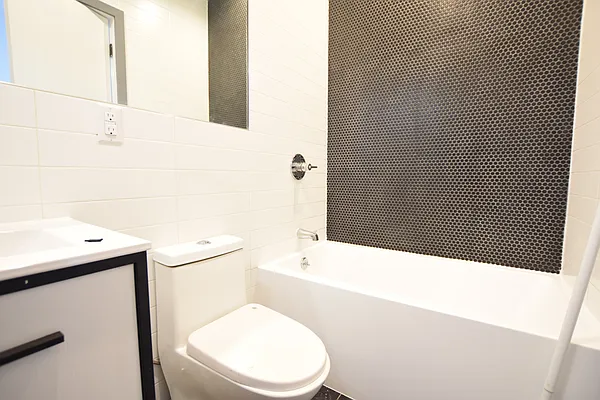 Rented by Jankos Group LLC | media 18