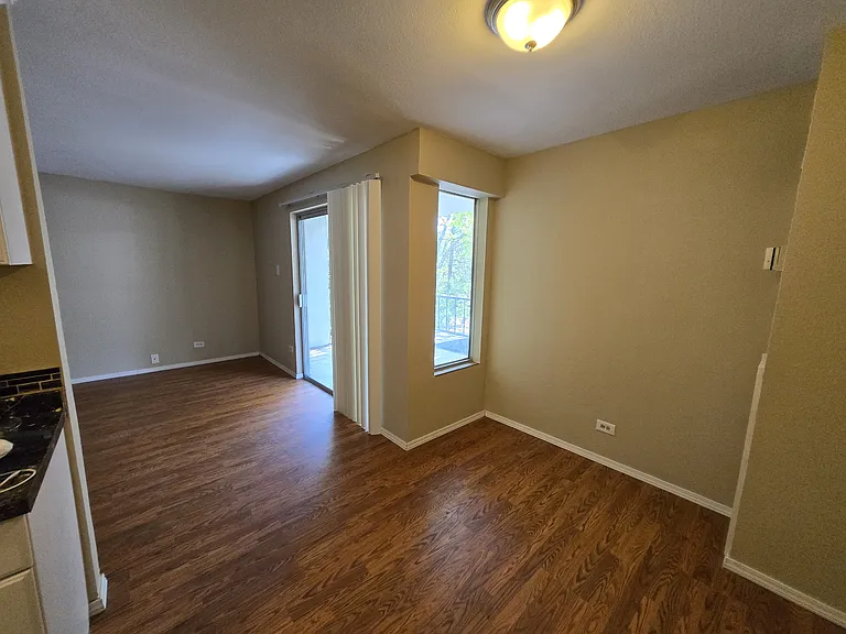 S Linden Ct — Photo 5