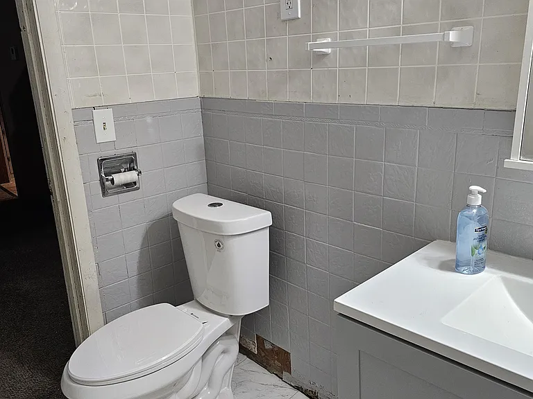 2853 Titus Ave — Photo 24