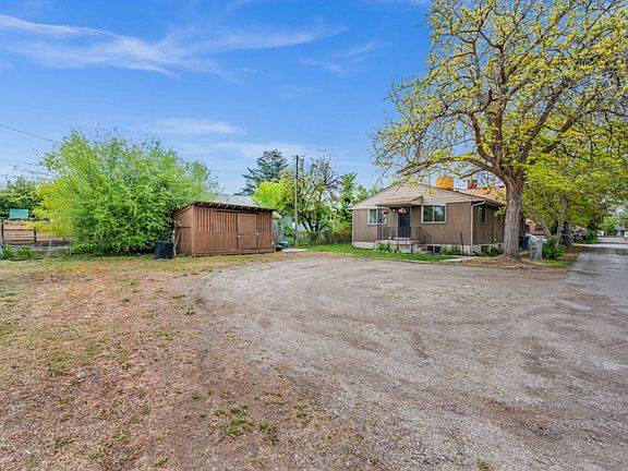 4th image of 1203 E Crandall Ave #2