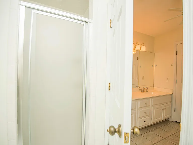 11144 Pleasant Forest Dr — Photo 38