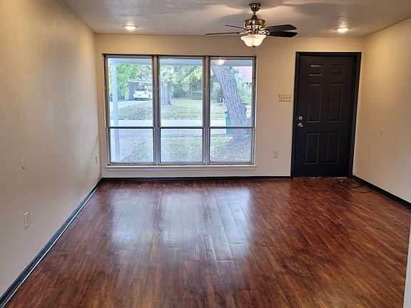 4th image of 1202 Bloomfield Dr