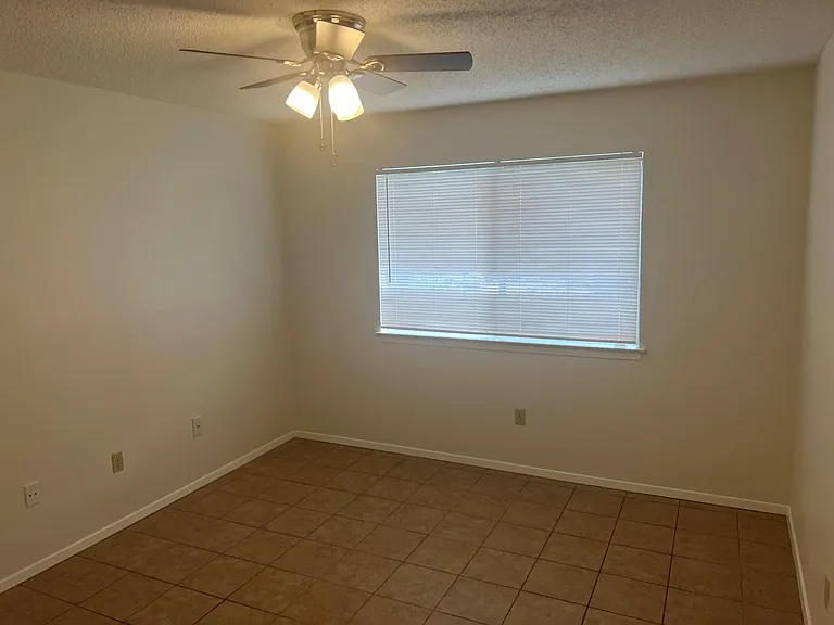 1911 Gracy Farms Ln #A — Photo 9