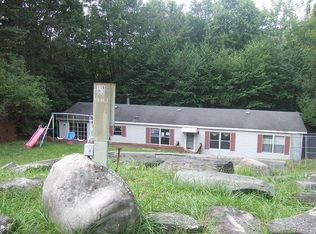 224 Granite Dr, Greentown, PA 18426