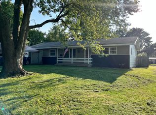 203 S Oak Ave, Aurora, MO 65605