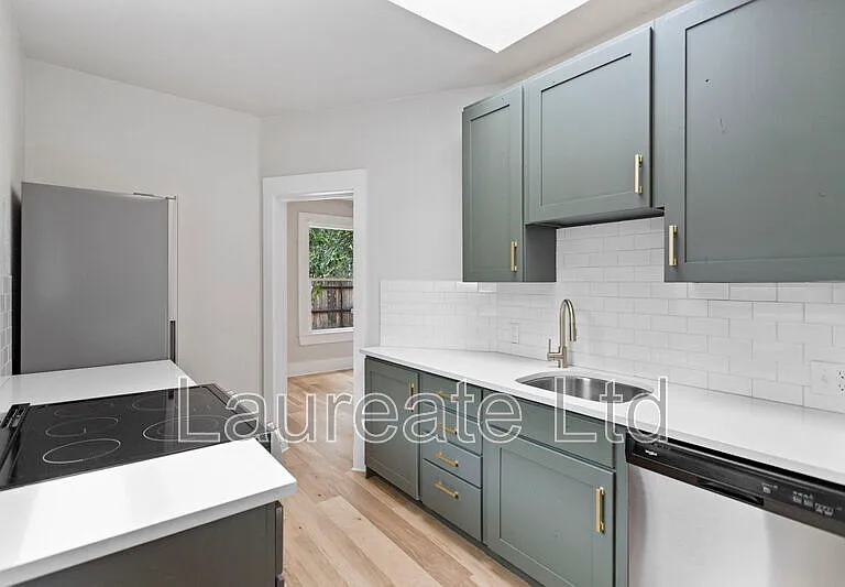 716 E 1st Ave — Photo 8