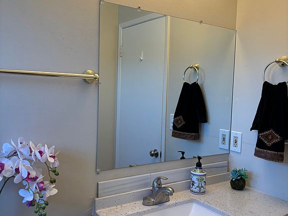 3rd image of 1572 Quebec Ct APT 4