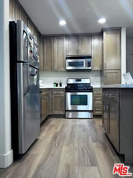 2 bed, 2.0 bath, 1216 sqft, $3,475 — Photo 3
