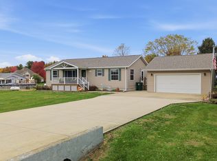 28902 Carriage Dr, Sterling, IL 61081