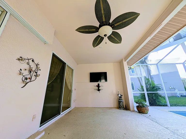 5667 Wellington Ct — Photo 38