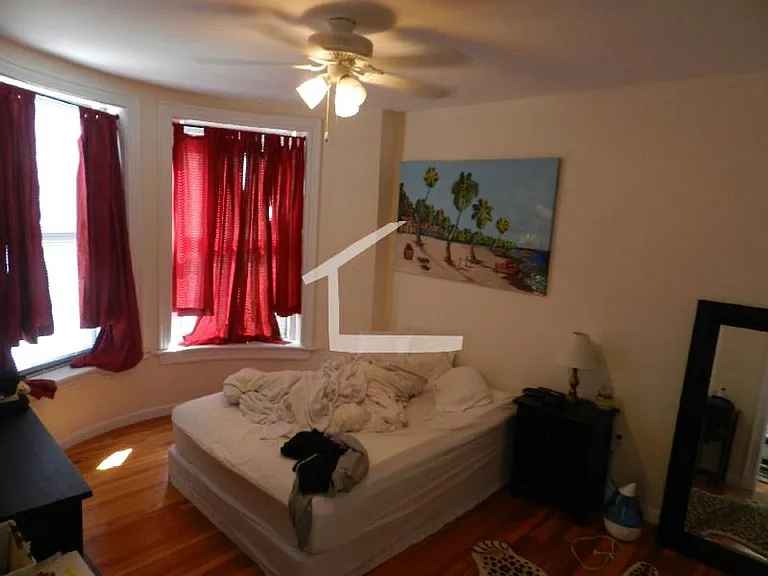 1942 Beacon St #1E — Photo 5