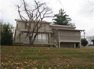 21 Bell Memorial Dr, Estill Springs, TN 37330