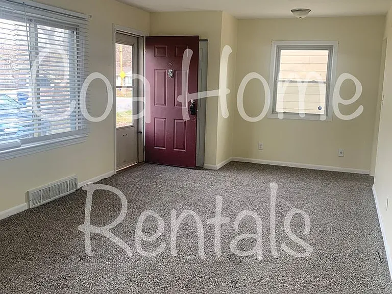 1028 N Westview Dr — Photo 7