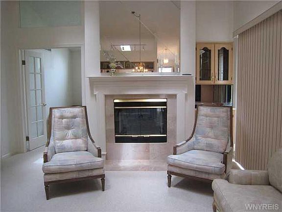 5th image of 60 Spicebush Ln