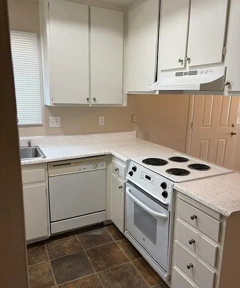 1272 Vista Serena Ave — Photo 15