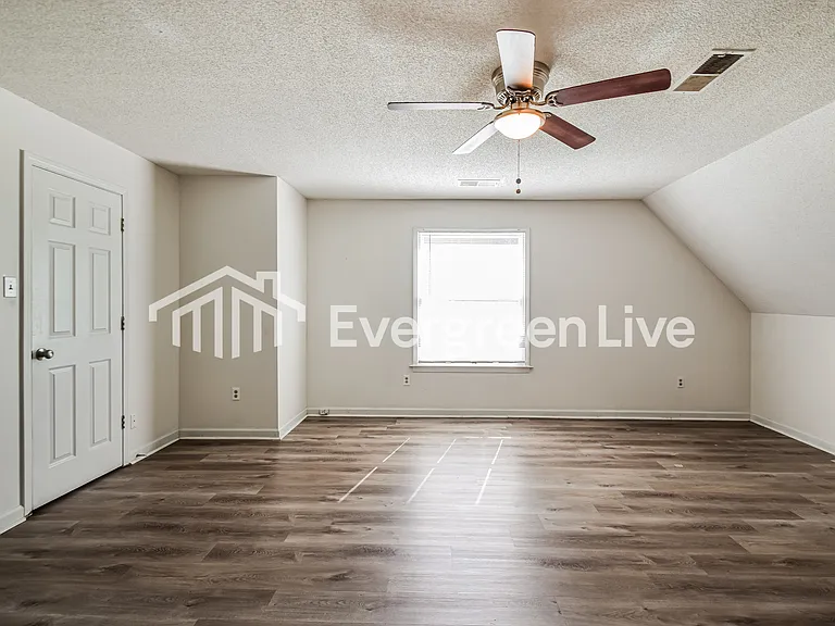 7392 Woodshire Rd — Photo 11