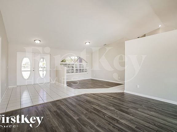 2nd image of 2556 SW 28th Ave