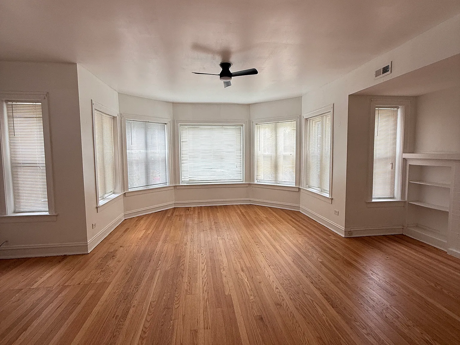 3 bed, 1500 sqft, $1,700 — Photo 1