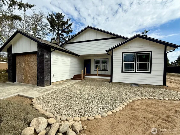 684 Lake Island Avenue SE, Ocean Shores, WA 98569