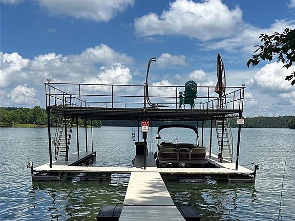 2nd image of 2406 Winterview Rdg