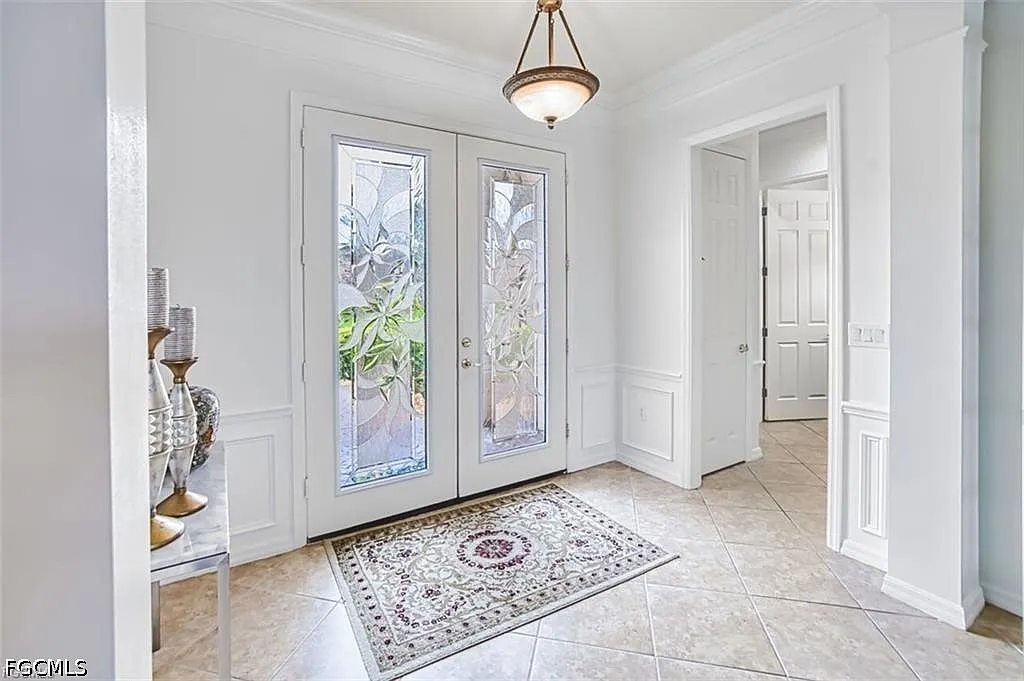 2 bed, 2.0 bath, 2052 sqft, $7,600 — Photo 3