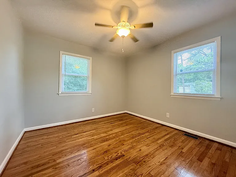 815 McNeil St — Photo 7