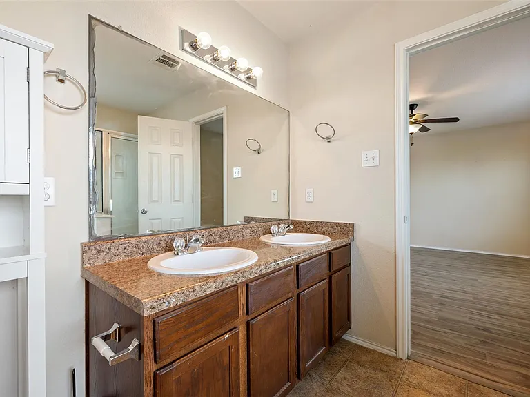 13405 Lismore Ln — Photo 25