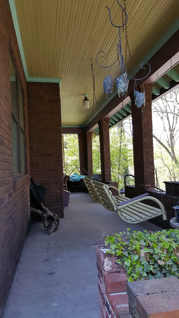 Highly Sought After OSU 6 Bedroom House Iuka Ravine with 2 new bathrooms and free off-street parking — Photo 2
