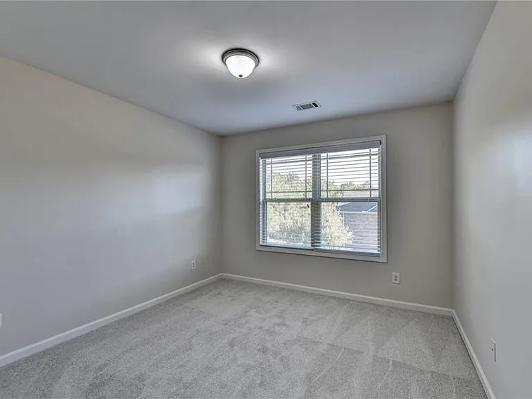 522 Suwanee Oaks Dr — Photo 30