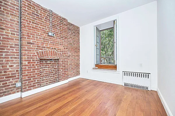 Rented by Keller Williams NYC | media 25