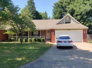 2082 E Farr Ln, Fayetteville, AR 72703