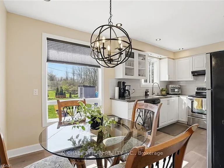 282 Roach Ave — Photo 15