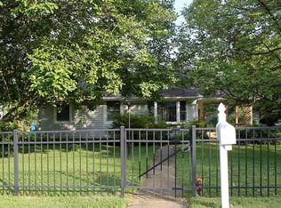 7601 Leonard Dr, Falls Church, VA 22043