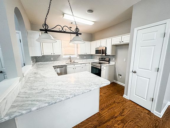 4th image of 4564 Park Ridge Pkwy