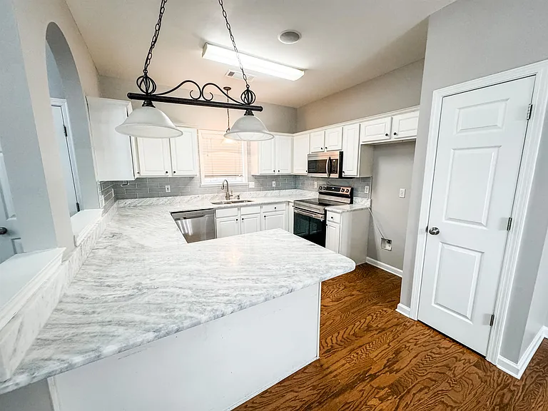 4564 Park Ridge Pkwy — Photo 3