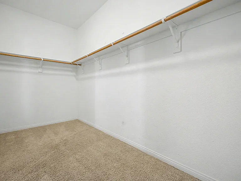 4204 Lower Saxon Ave — Photo 21