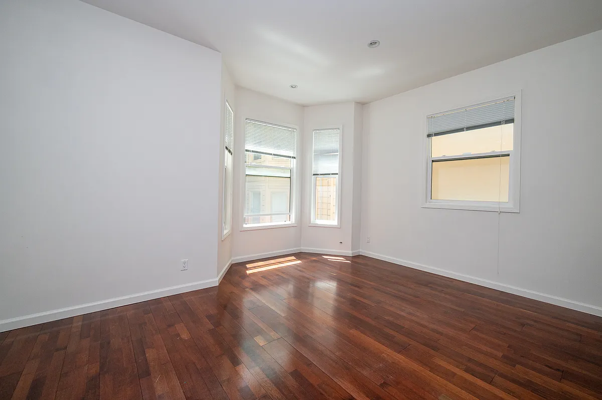 Photo 1 of 15 - 1330 Pine St #2 - San Francisco, CA Primary Photo - 1330 Pine St #2