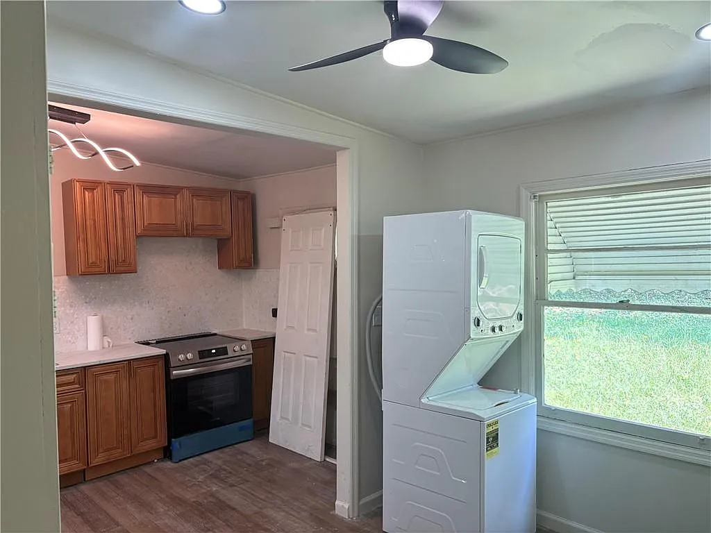 2 bed, 1.0 bath, 832 sqft, $950 — Photo 3