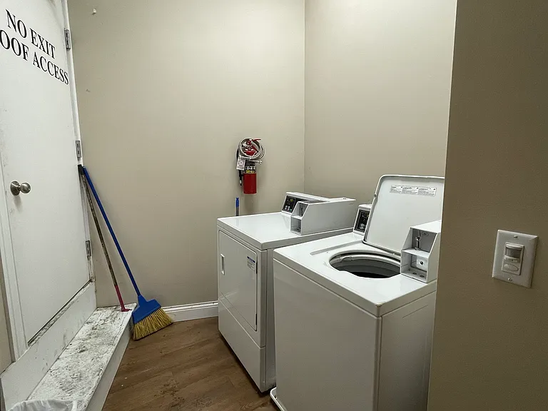730 N Main St #201 — Photo 3