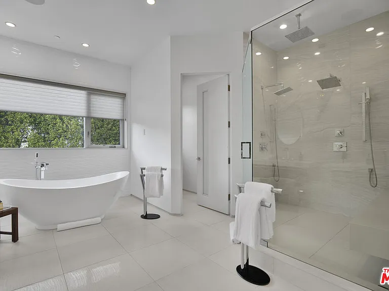 6379 Colgate Ave — Photo 34